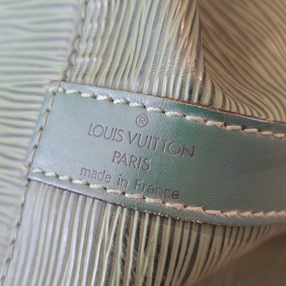 Louis Vuitton Epi Leather Green Noe Shoulder Handbag PM/PETITE - Picture 10 of 12